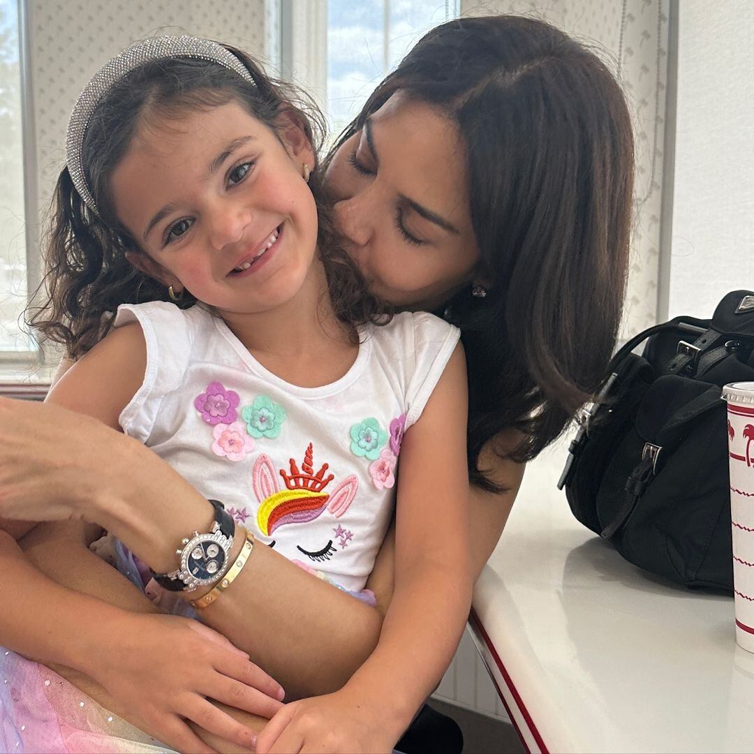 Lynda Díaz y su hija Coco Roper