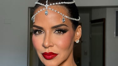 Lynda Díaz volvió al salón de ensayos para bailar al ritmo de salsa y ponga atención con quién