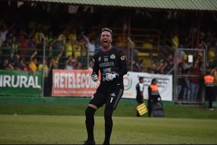El portero costarricense Adrián de Lemos se retiró de las canchas, luego de 8 años de jugar en Guatemala. Cortesía.