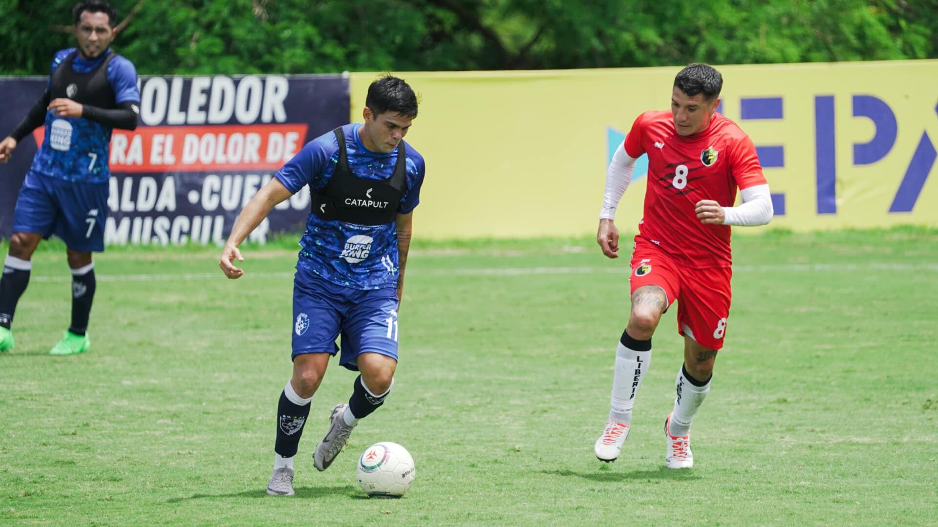 Suhander Zúñiga hizo una buena pretemporada y se siente con mucha confianza en Cartaginés. Foto: Prensa Cartaginés