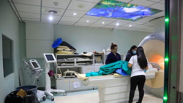 Pacientes esperan hasta dos años por una resonancia y más de un año por el informe, según sindicato