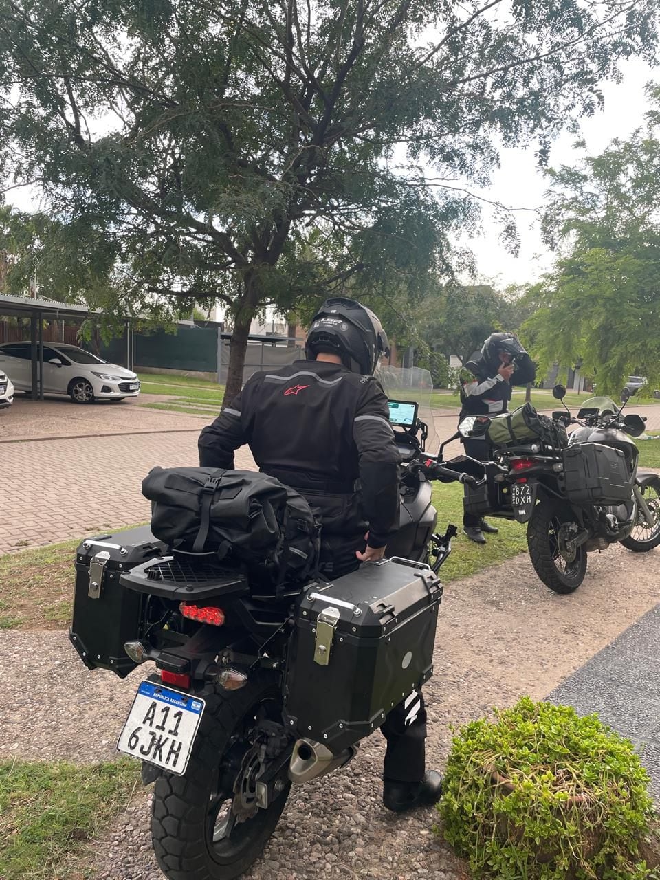 Padre e hijo argentinos recorren América en moto rumbo al Mundial 2026 para ver a Messi.