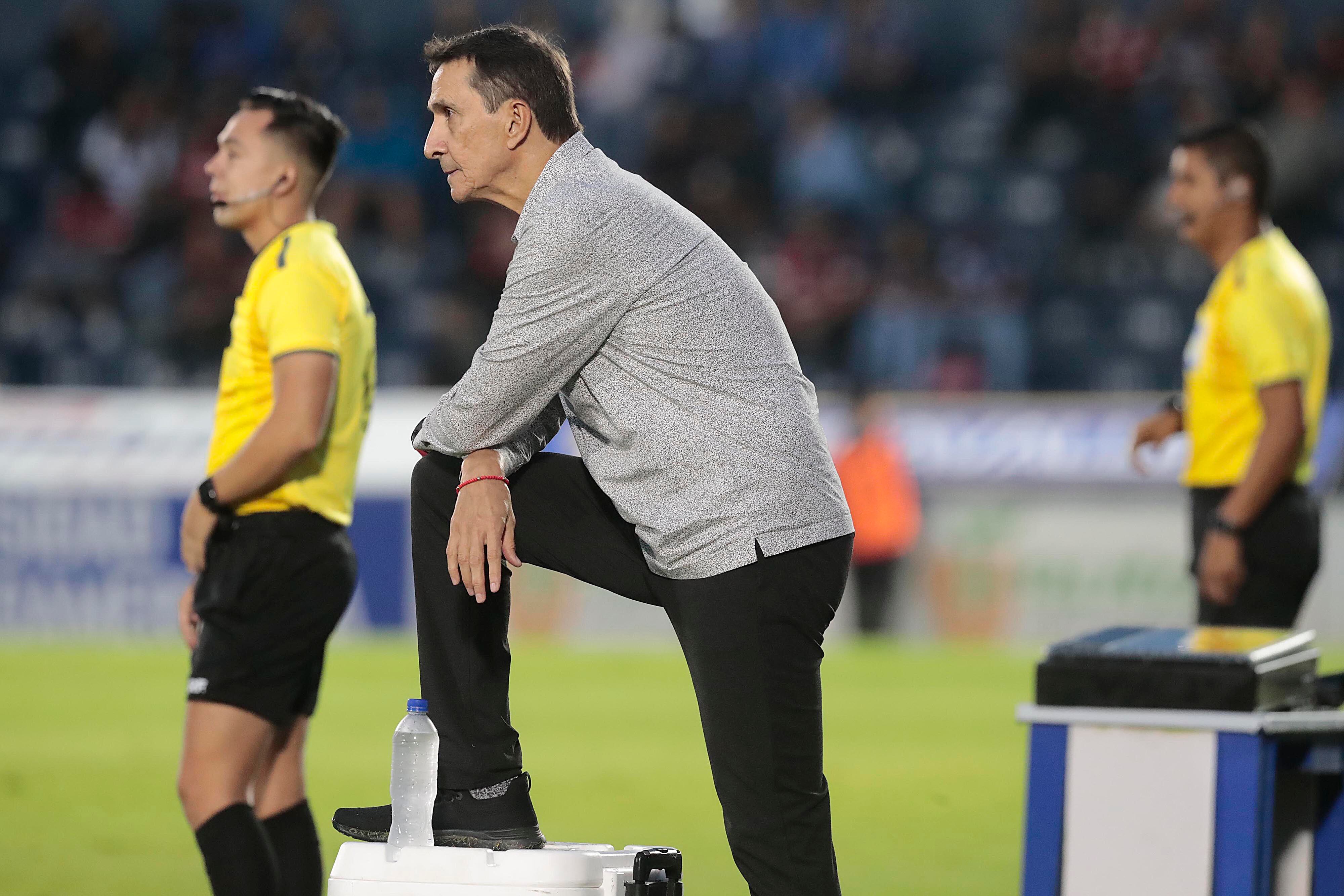 06/04/2024       Estadio Fello Meza, Cartago. El Club Sport Cartaginés recibió a la Liga Deportiva Alajuelense, en partido de la jornada 16, Torneo de Clausura, Copa Promérica 2024. Alexandre Guimaraes, director técnico de Alajuelense. Foto: Rafael Pacheco Granados