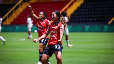 Alajuelense le dio una dura bienvenida a Ricardo Blanco en el banquillo del Saprissa femenino