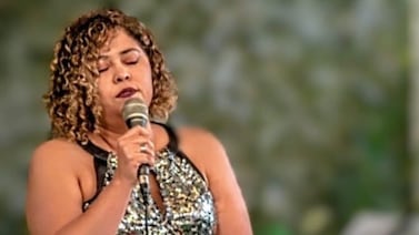 Niña que vivió en precario y evitaba hablar porque se burlaban de ella, ahora es máster en Psicología