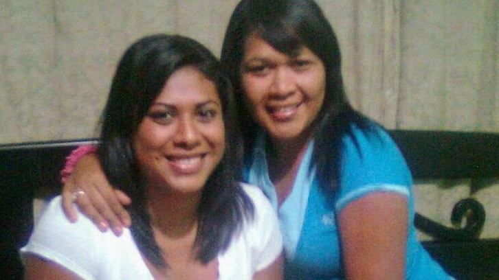 Lilliam Torrentes Estrada dejó toda su vida en La Cruz, Guanacaste, hace 23 años, en busca de un mejor futuro económico en San José. A mediados del pasado mes de marzo regresó a ese cantón guanacasteco con el título universitario bajo el hombro y trabajo fijo