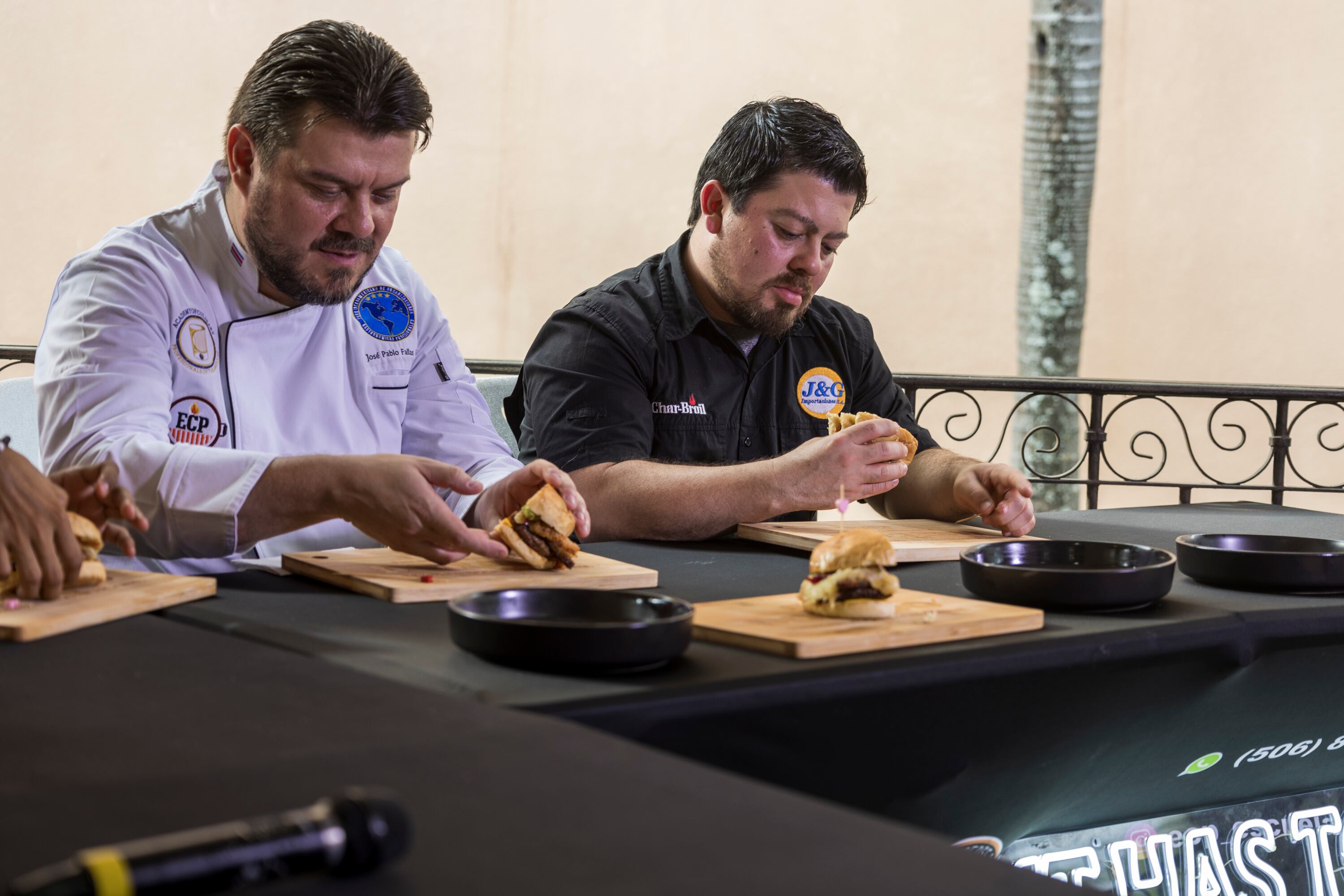 24/10/2024, San José, Santa Ana, grabación del Reality Show de La Teja, que se llama Guerra de Hamburguesas.