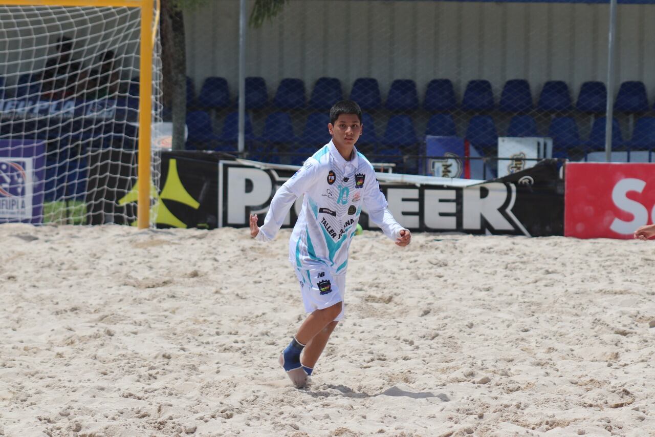 Keylor Campos, futbol playa, persona con discapacidad