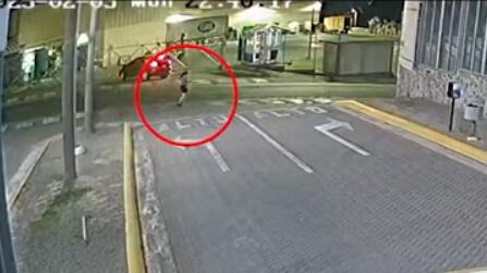 Una mujer es buscada por los investigadores de Homicidios del OIJ, ya que es una de las últimas personas que vio con vida a un hombre de apellido Alvarado, de 37 años, antes de que él fuera ejecutado, en Tibás, San José. Foto: OIJ