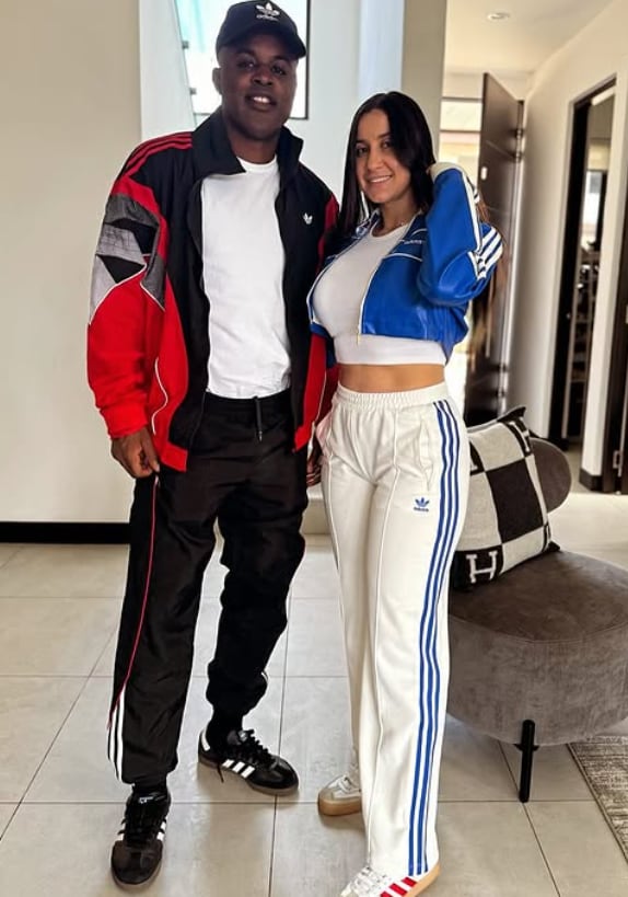 Joel Campbell y su esposa Fernanda Mora