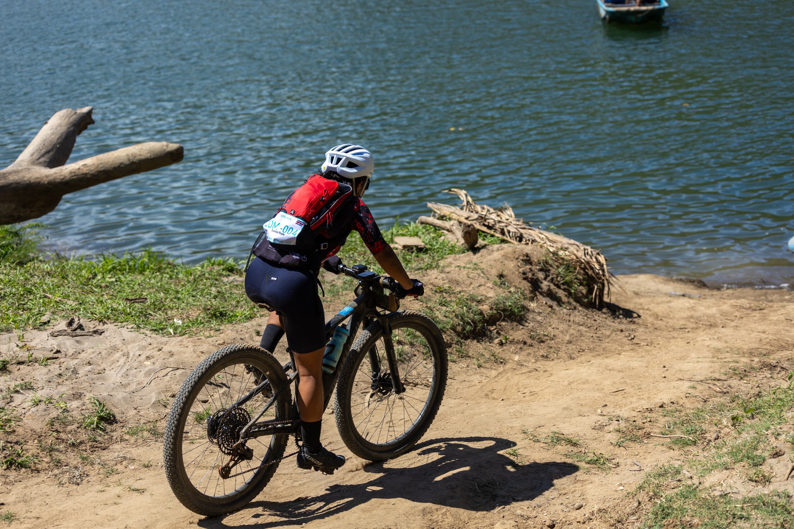 08/01/2025, Puntarenas, Buenos Aires, Las Vegas de Changuena, Octava edición de la carrera de el Camino de Las Mulas, que consta de 630 kilómetros, que van desde la frontera con Panamá hasta la frontera con Nicaragua, todo por montaña, es una carrera de Mountain bike.