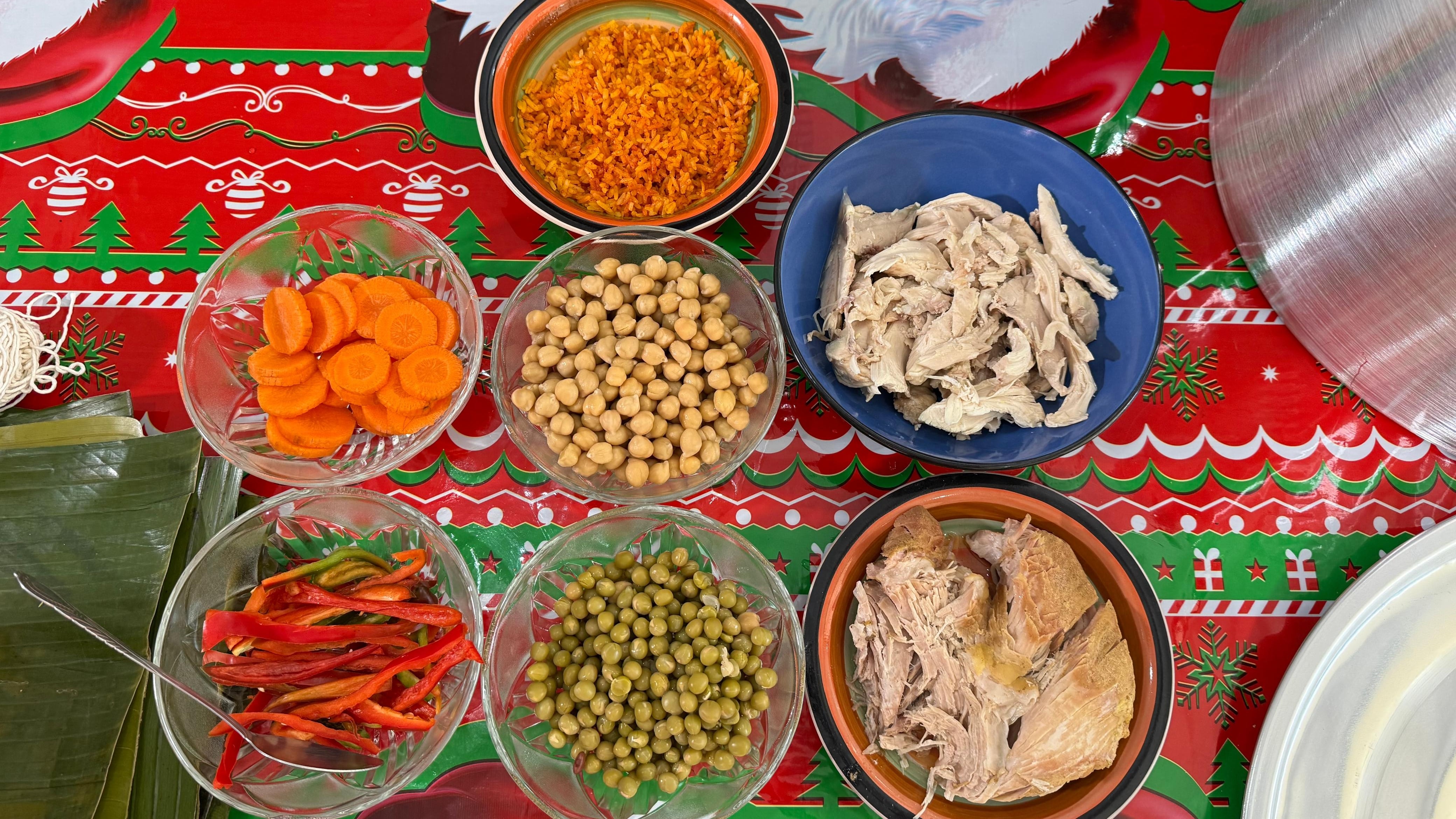 El segundo episodio del “Cazador de tamales” nos llevó a San Luis de Santo Domingo de Heredia, a la casa de doña Rebeca Fernández, quien con una receta secreta de Turrialba hace unos sabrosos tamales que nos dejaron encantados.