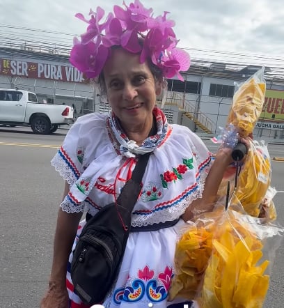Jair Cruz y la vendedora ambulante de La Pozuela