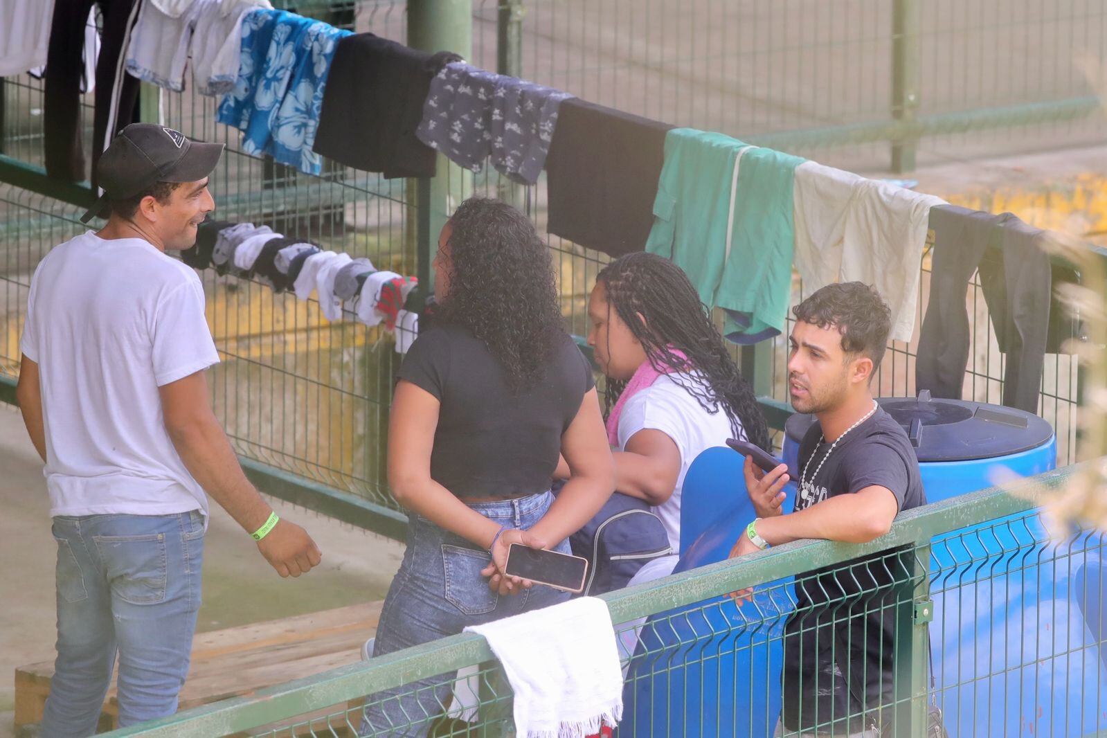 21/02/2025, Puntarenas, Ciudad Neilly, en el centro de Migración CATEM Centro de Atención a Migrantes en Ciudad Nelly Corredores de Puntarenas se encuentran los migrantes deportados de los Estados Unidos.
