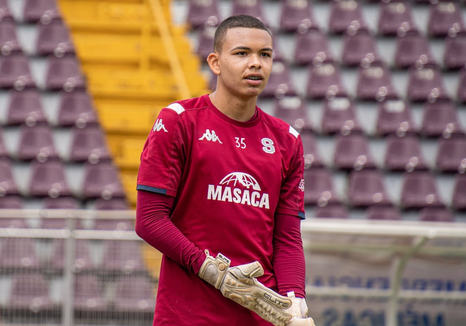 Isaac Alfaro, arquero de Saprissa