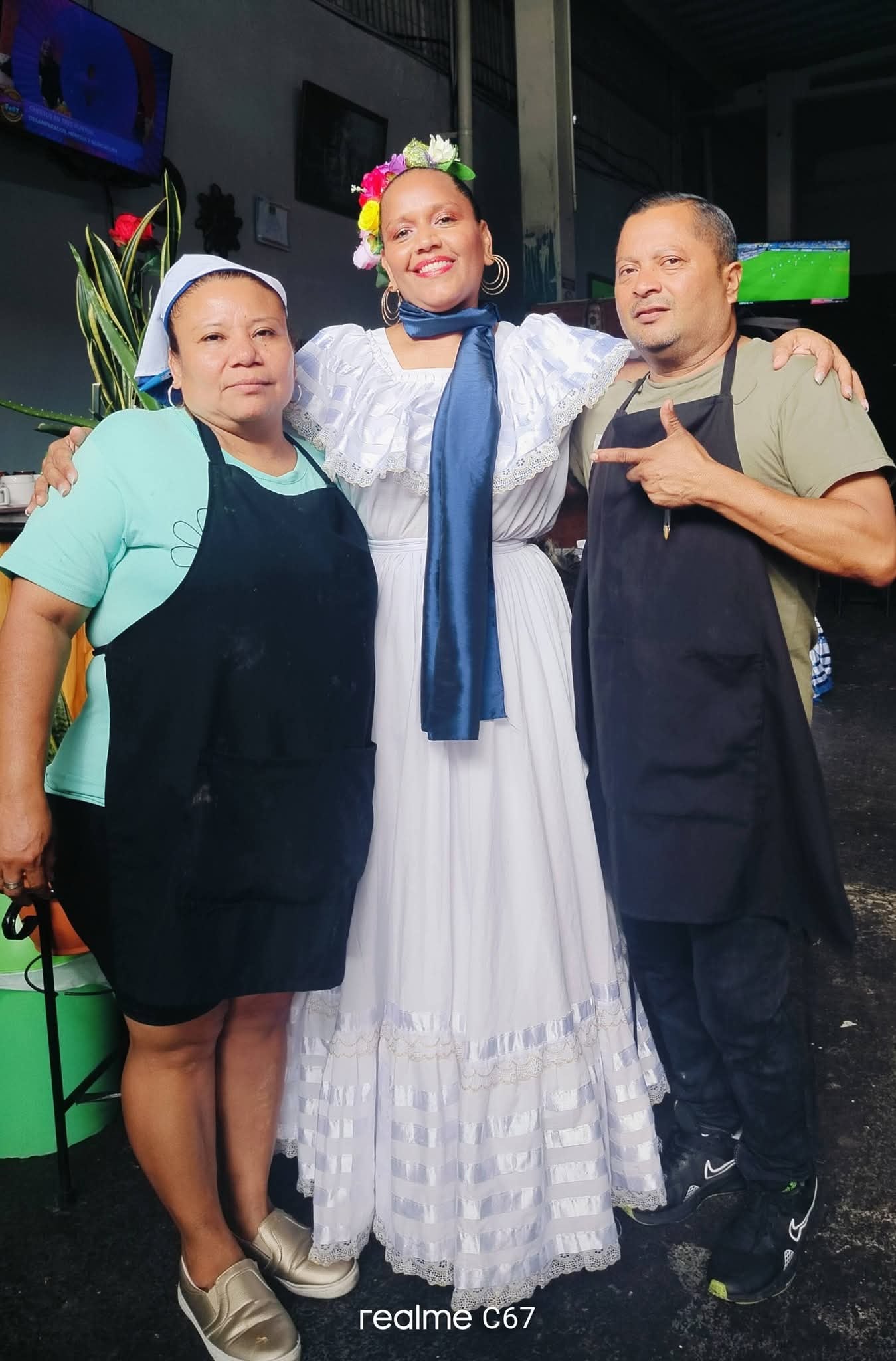 Carla Vanessa Mesa llegó hace 34 años buscando trabajo. Sin imaginarlo, fue en suelo costarricense donde pudo cumplir el anhelo que la acompañaba desde niña: bailar folclor nicaragüense.