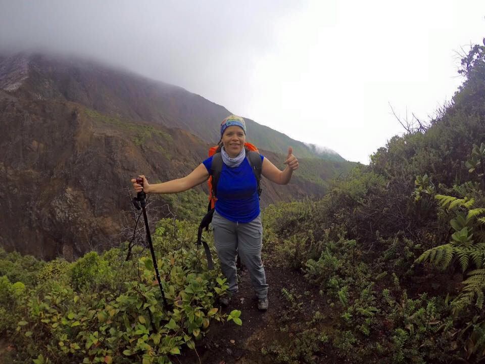 Gladys Marín se dedica al senderismo y brindó una serie de recomendaciones para quienes deseen iniciar en el senderismo. Facebook.