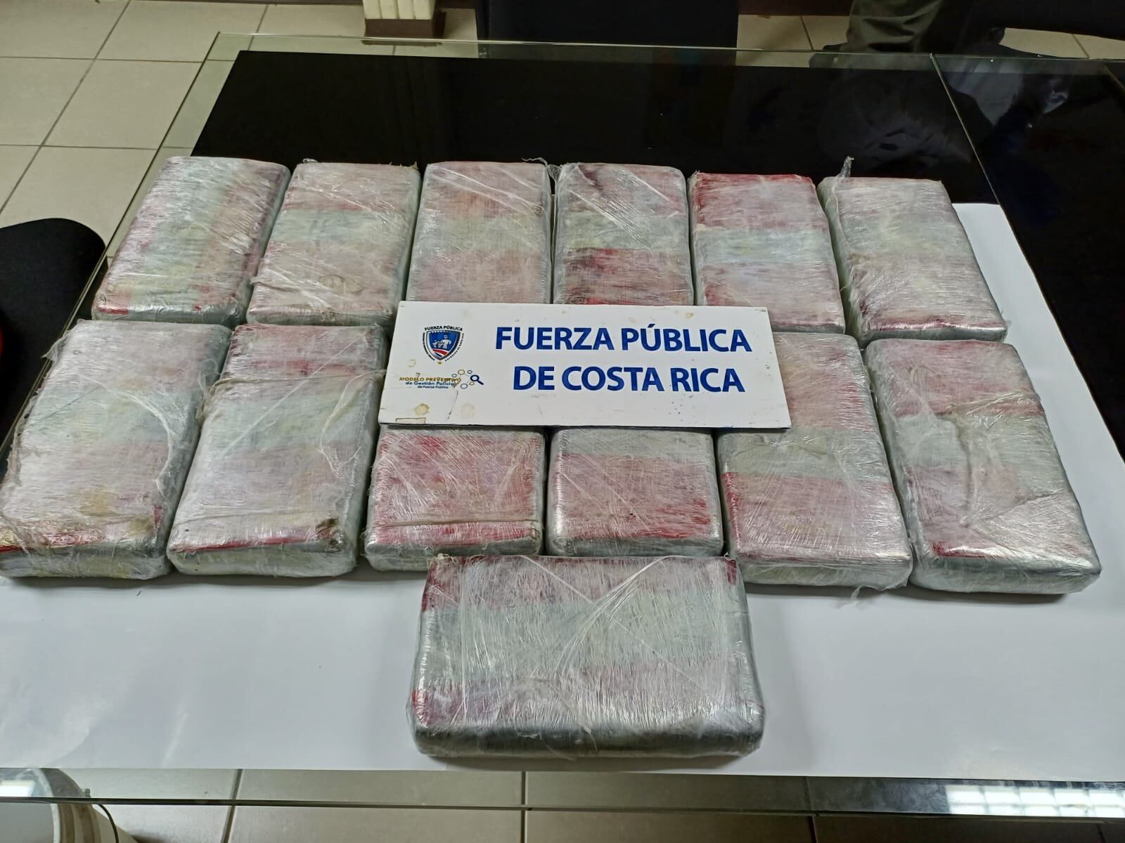 Decomisan 13 paquetes de cocaína cerca de la frontera norte