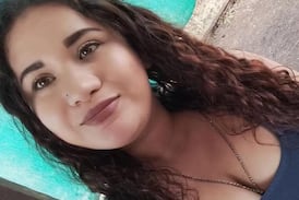 Sobrevivió al accidente que mató a su pareja, pero tendrá que despedirla por videollamada