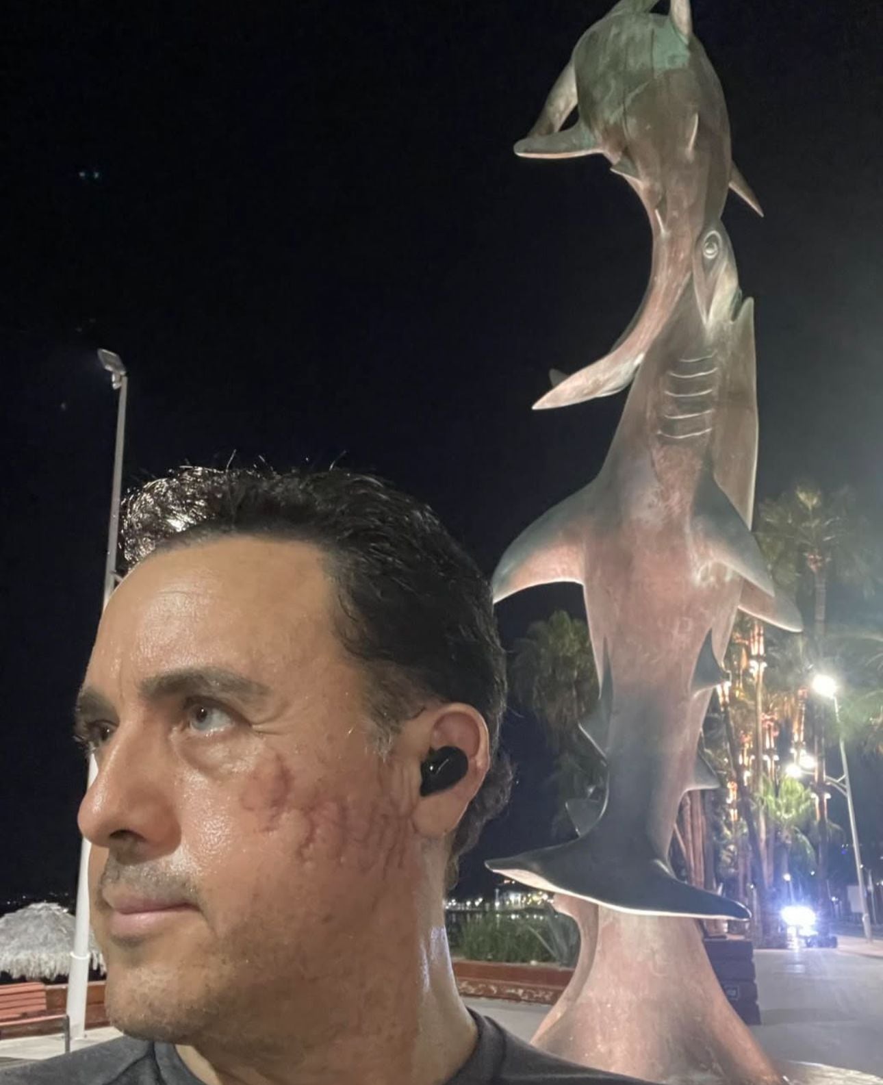 Mauricio Hoyos, el biólogo mexicano atacado por un tiburón en la Isla del Coco, en Costa Rica, mostró en sus redes sociales lo recuperado que se encuentra tras el violento hecho que sufrió bajo el agua. Foto: Tomada de Instagram