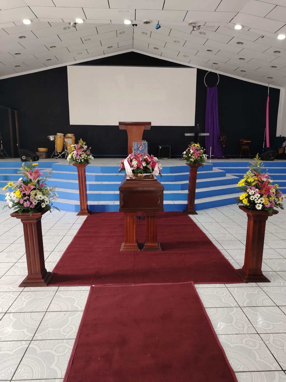 Los restos de Emilce Soto Jiménez por fin descansan como se lo merece, en el cementerio de Ciudad Neily, zona sur del país. Foto: Xenia Castro para La Teja