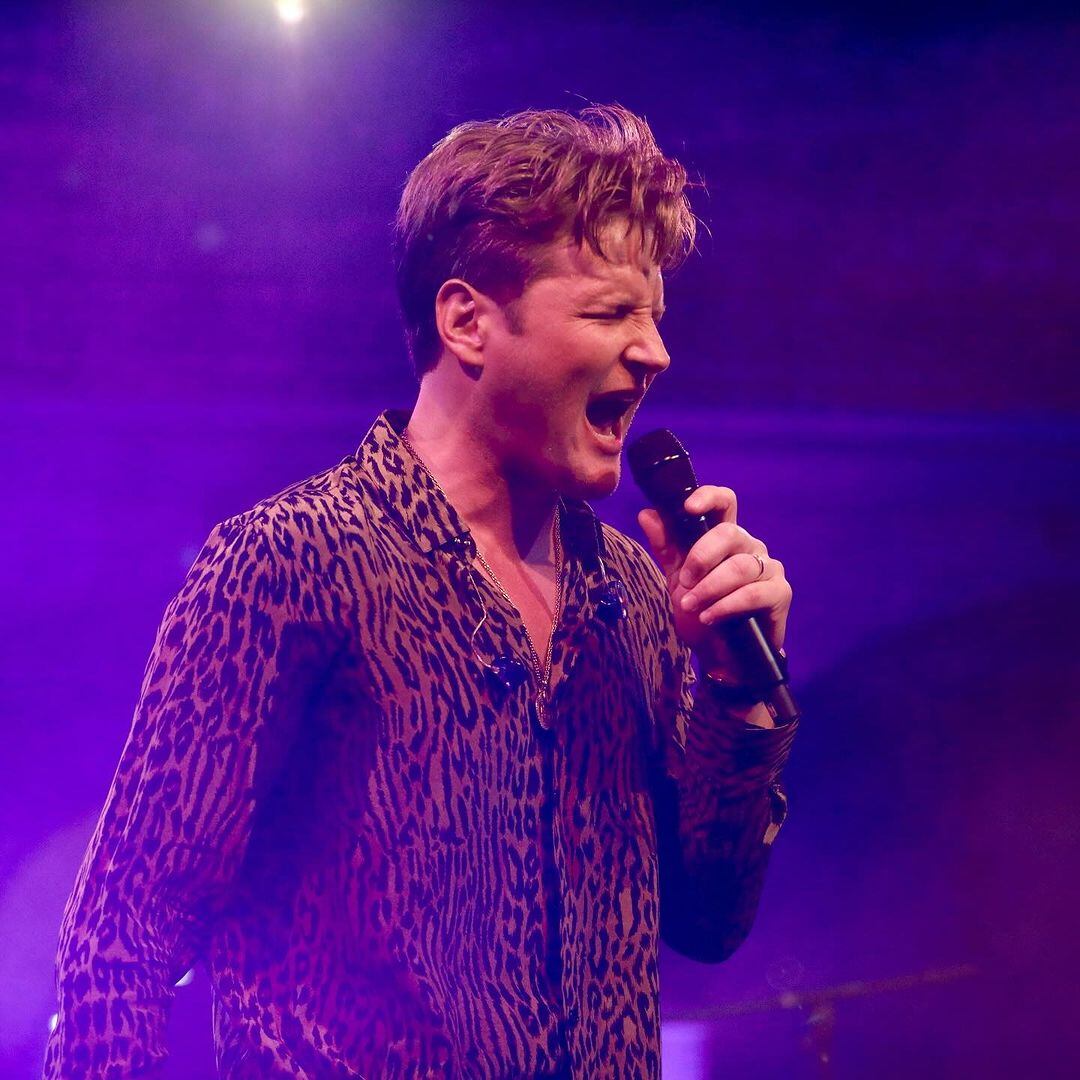 Cantante Alexander Acha, hijo de Emmanuel.