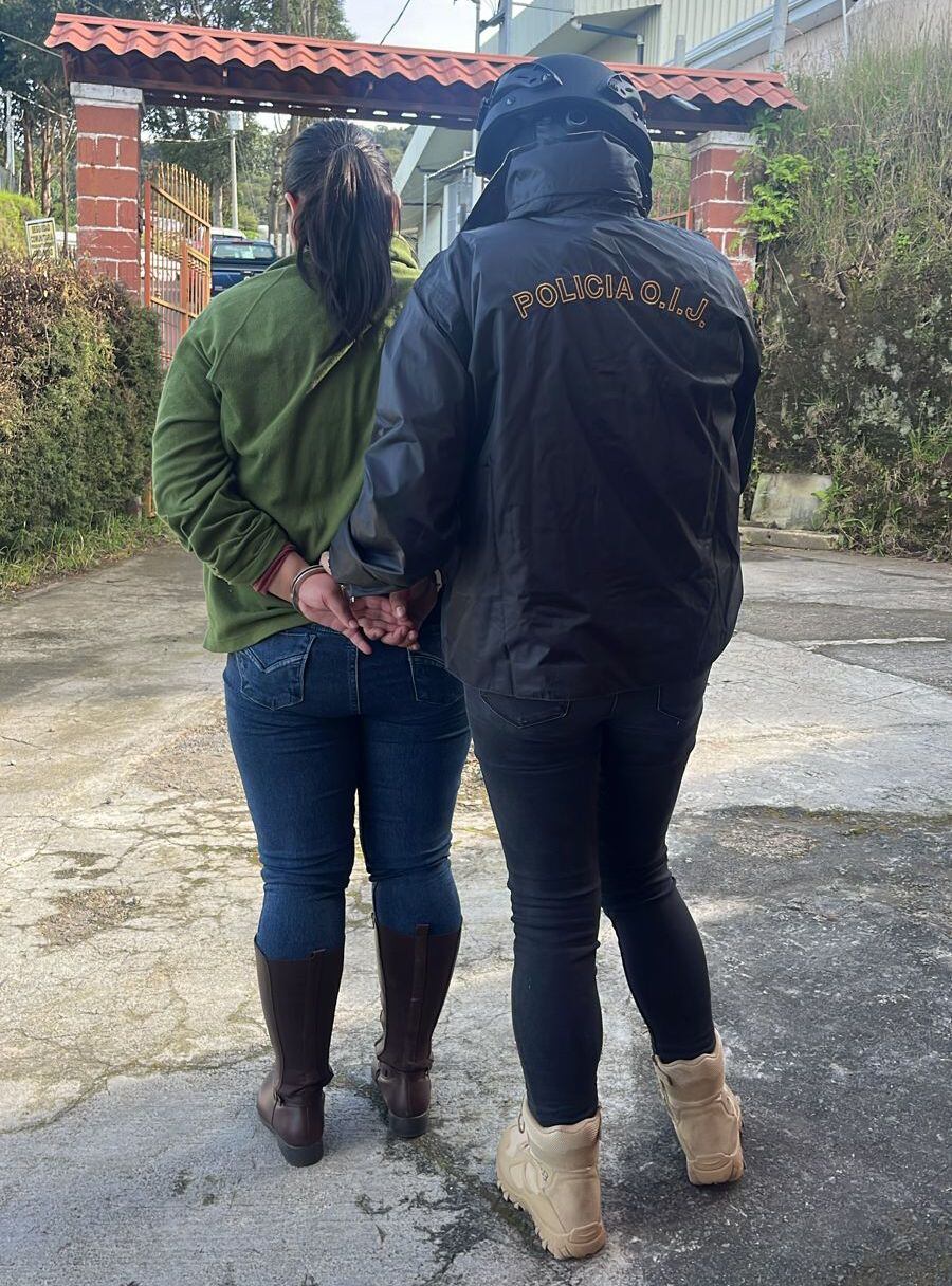 Detenidos por estafas con remates de carros y casas