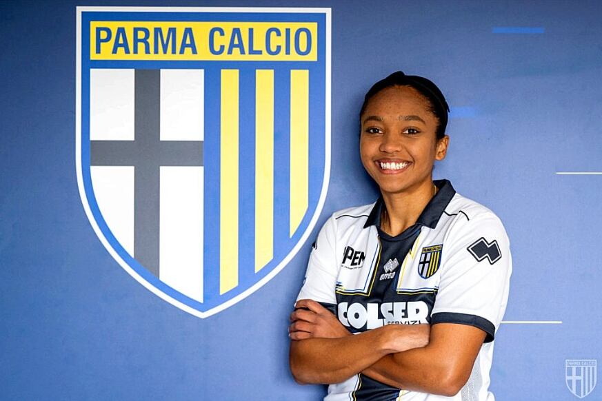 La estadounidense Mia Corbin es la nueva jugadora del Parma italiano. Twitter.