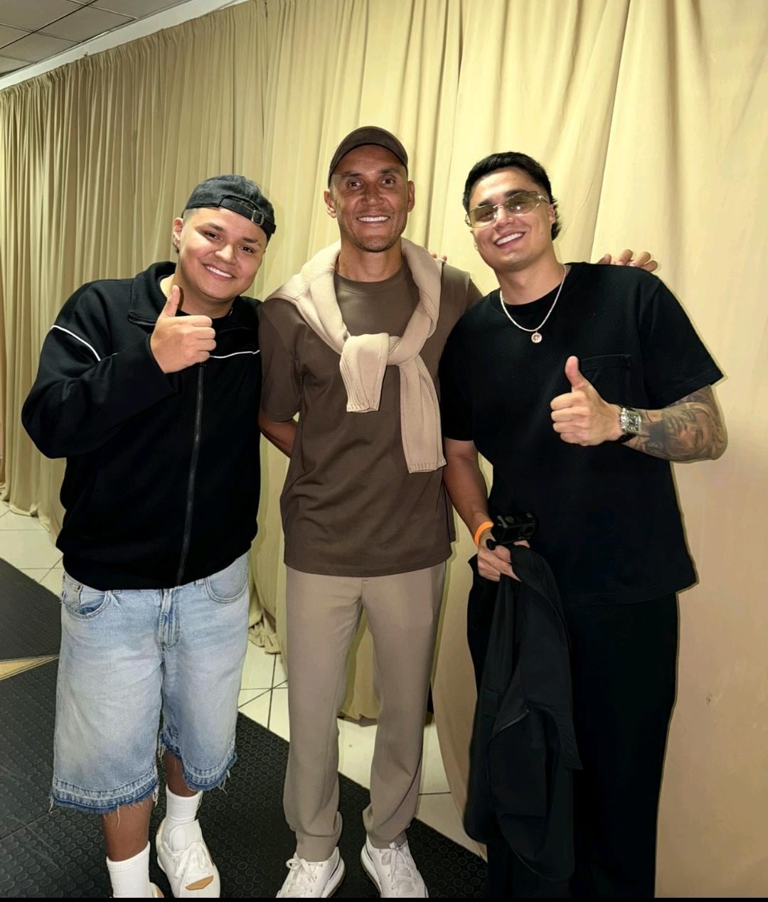 Keylor Navas fue captado en el concierto de Grupo Firme.