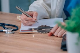 Algo muy grave ocurre con certificados médicos usados para justificar ausencias en los trabajos