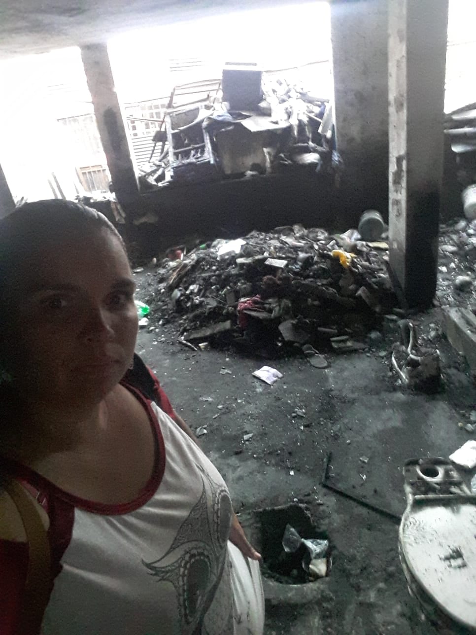 Incendio en cuartería en la Carpio cobró la vida de 7 personas. Foto Evelyn Molina.