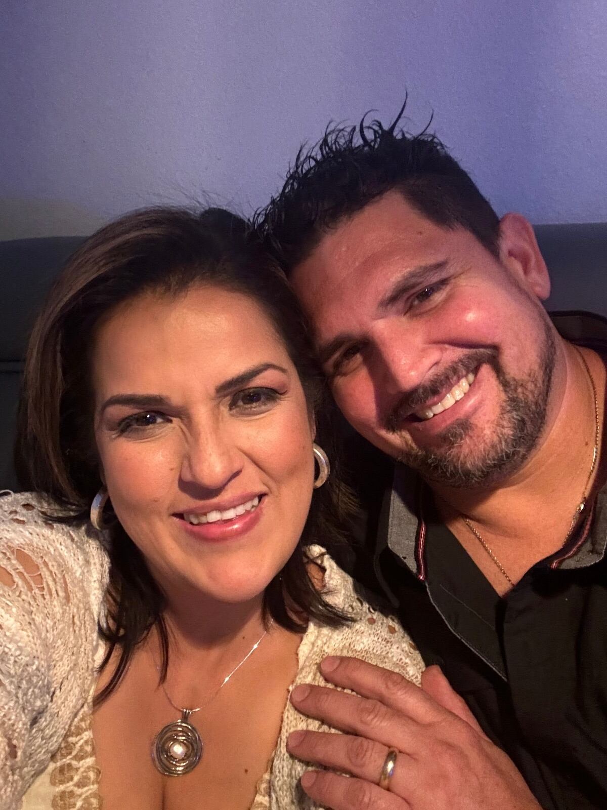 Eugenio Mora e Iria Rojas viven en Orlando y se preparan para los embates del huracán Milton