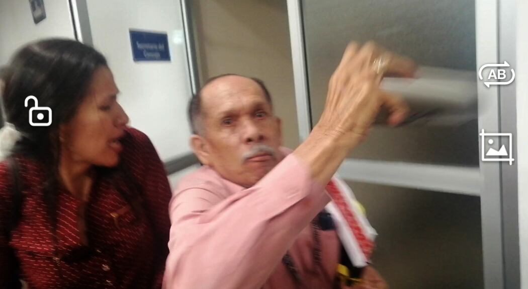 El alcalde de Liberia, Luis Castañeda (conocido como Pipo Castañeda), terminó en tremendo pleito con el periodista y director del Canal 5 de Guanacaste, Edward Alfaro.