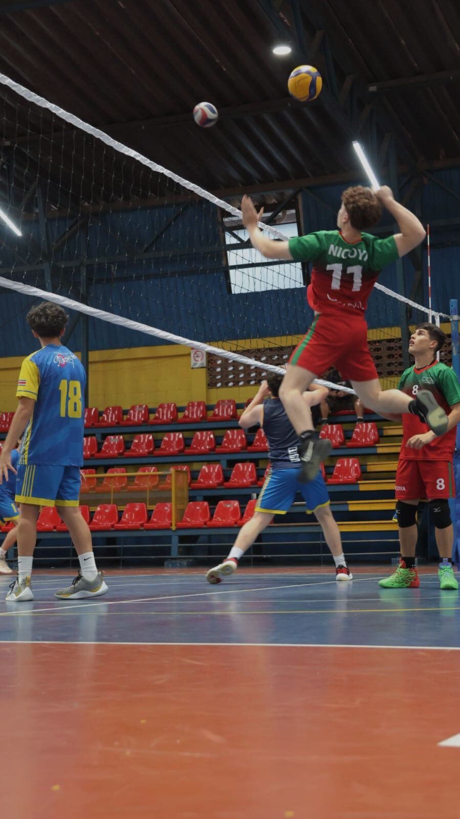 En el barrio La Gran Vía de Hojancha, Guanacaste, nació y creció Esteban Arias Corrales, un muchacho de 17 años que desde siempre ha llevado la mirada puesta en grandes objetivos. Esteban fue la segunda mejor nota en el examen de admisión 2025-2026 del TEC.