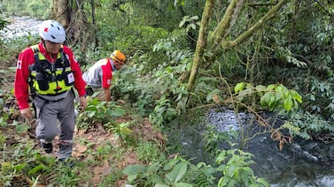 Cruz Roja halla cuerpo que tres personas vieron cuando era arrastrado por cabeza de agua