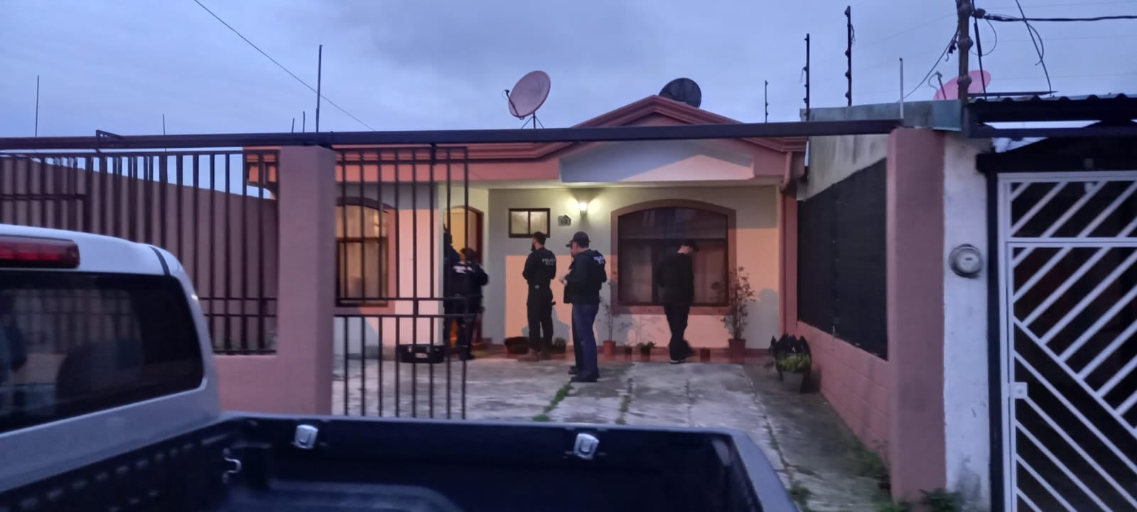 Detienen a sospechosos de homicidio de joven de 18 años en Pacayas. Foto OIJ.