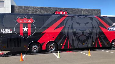 Aficionados de Alajuelense vuelven a mostrar su ira contra los jugadores, esta vez fue en Guanacaste