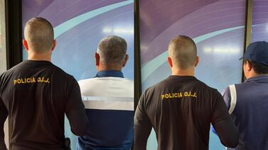 Detienen a padre e hijo sospechosos de usar maquinaria municipal en una obra privada