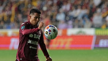 Gerson Torres levanta la mano y manda un mensaje a Fernando Batista con su nivel en Saprissa