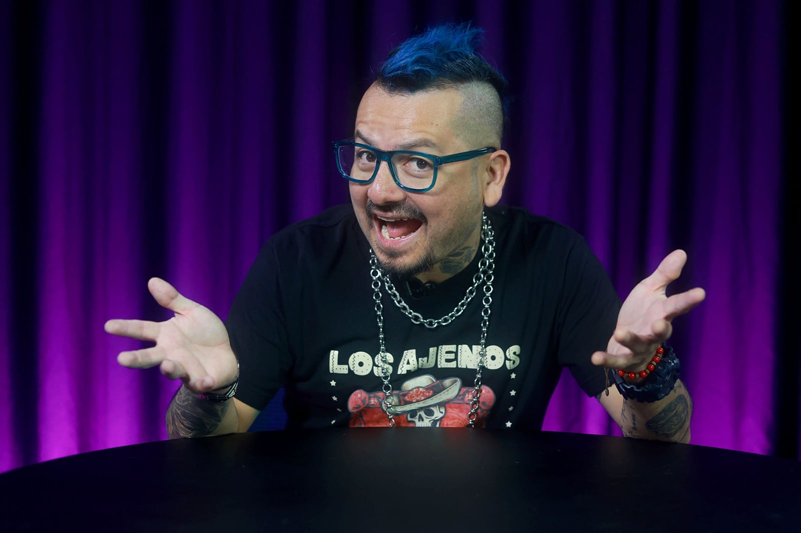 Luis Gabriel Loría, mejor conocido como LuisGa, cantante y líder del grupo Los Ajenos, estuvo en el podcast Aquí entre nos de La Teja