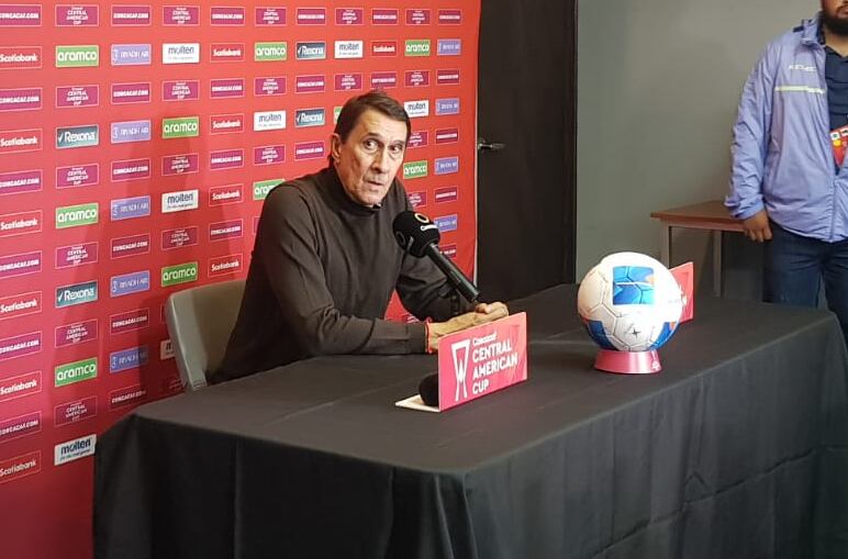 Alexandre Guimaraes, técnico de Alajuelense, se mostró satisfecho con el resultado ante el Comunicaciones de Guatemala, en la Copa Centroamericana de la Concacaf.