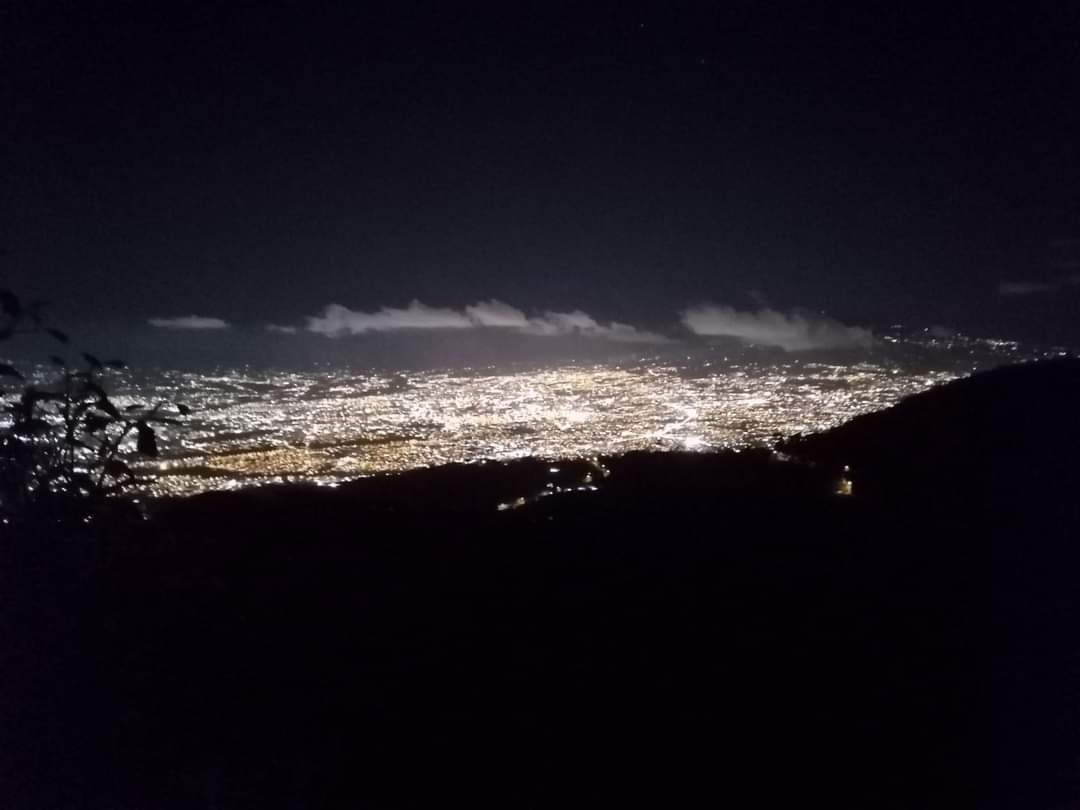 Atardecer en Pico Blanco. (Cortesía Amigos de la Montaña)