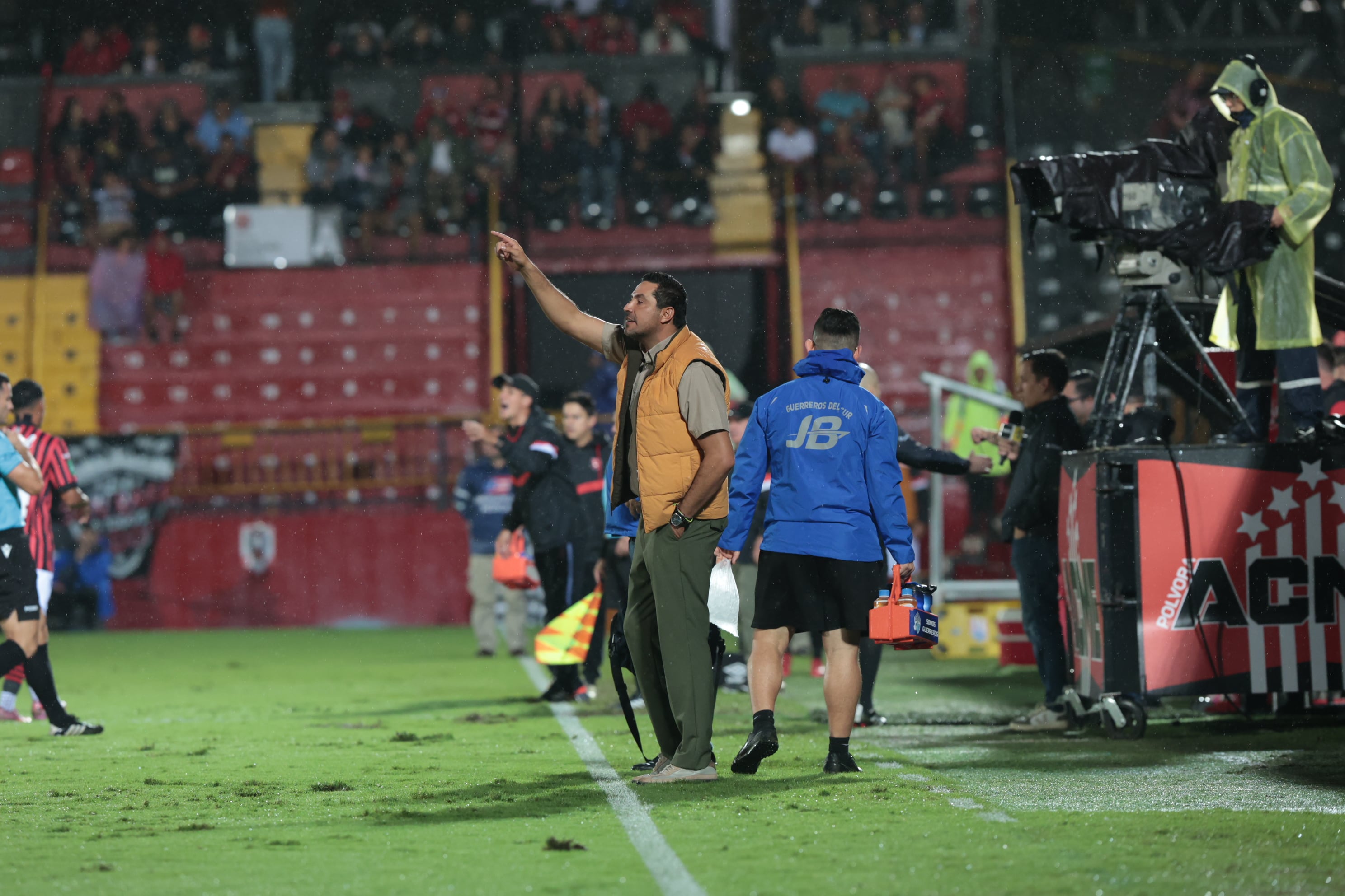 26/10/2025/ Juego entre Liga Deportiva Alajuelense vs Perez Zeledón por la jornada 14 del torneo apertura de la Liga Promerica en el estadio Alejandro Morera Soto / foto John Durán