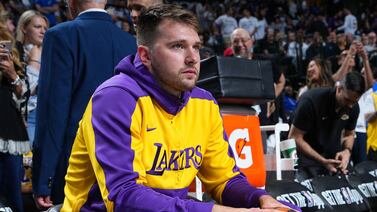 Luka Doncic se luce con 45 puntos en un emotivo regreso a Dallas