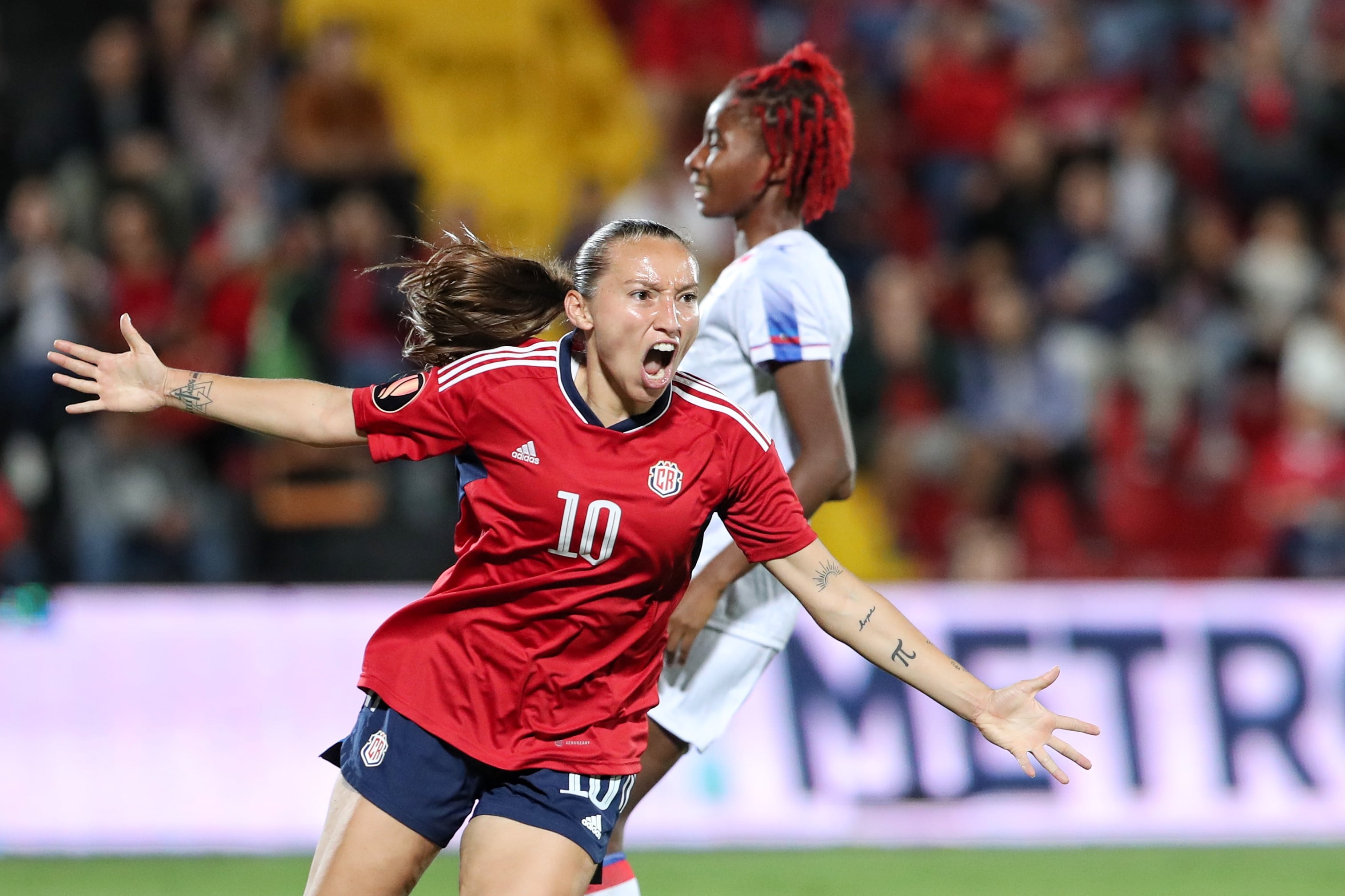 30/11/2023/ Juego entre selección Femenina de Costa Rica ante su similar de Haití en el marco de la ronda clasificatoria a la Copa Oro Femenina en el estadio Alejandro Morera Soto / Foto John Durán
