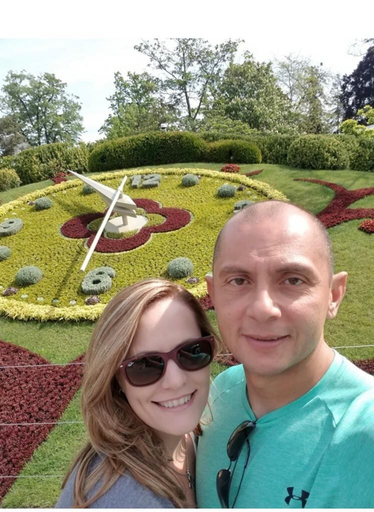 Carlos Abarca Coto, tico de nacimiento, fue el primer costarricense vacunado contra el Covid-19 en Estados Unidos. Este 17 de diciembre, a eso de las siete de la mañana hora de Houston, Texas (que en estos momentos es la misma hora tica), al tico le pusieron la vacuna.