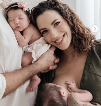 Lussanía Víquez, su esposo Jorge Saénz y sus mellizos. Instagram