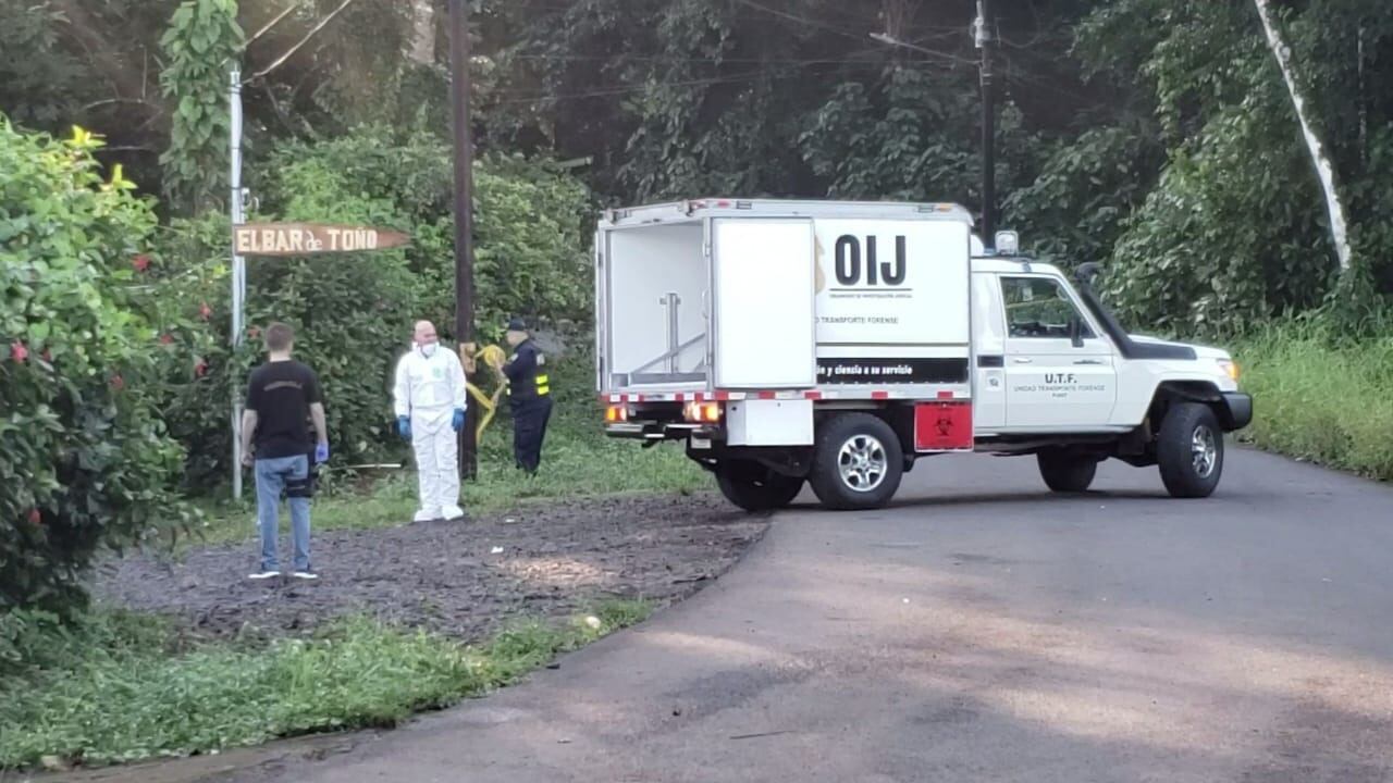 Asaltantes asesinan a dueño de bar y ayudante en San Carlos. Foto Edgar Chinchilla.