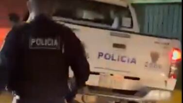 Encontronazo terminó en desgracia en parqueo de bar de Santa Ana