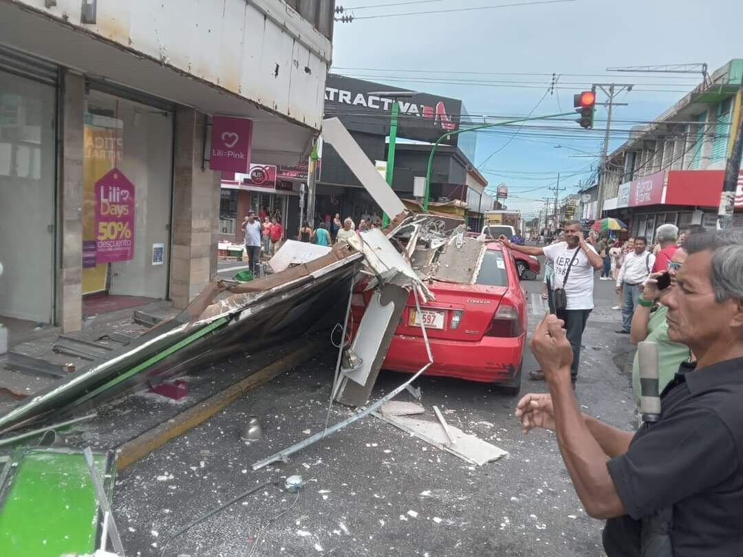 rotulo cayó en alajuela